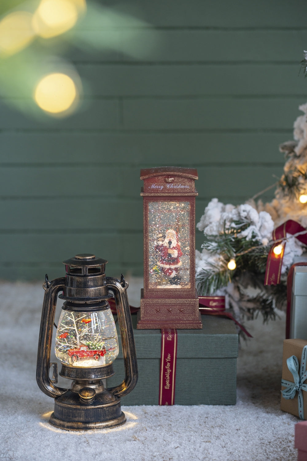 Lighted Christmas Santa Phone Booth – Water-Spinning Holiday Tabletop Decor